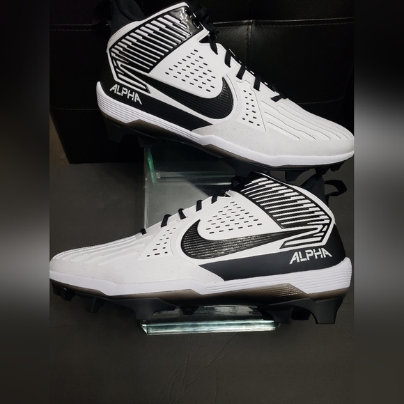 white nike lineman cleats